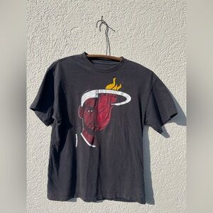 Miami Heat/Lebron James Graphic Tee Size Large
